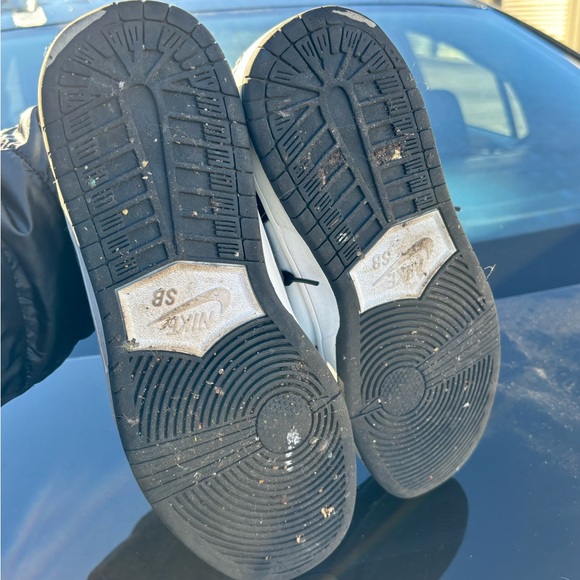 Nike Panda Dunks - Picture 6 of 7